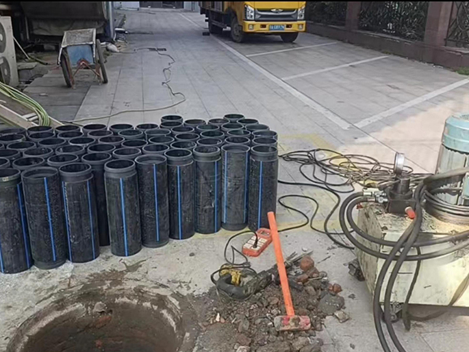 噶尔PE置换管厂家 DN315置换管 非开挖管短管置换